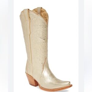 ARIAT PLATINUM WESTERN BOOT IN GOLD BRUSHED.